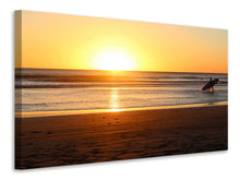 Laden Sie das Bild in den Galerie-Viewer, Leinwandbild Der einsame Surfer