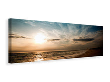 Laden Sie das Bild in den Galerie-Viewer, Leinwandbild Panorama Strandspaziergang