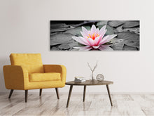 Laden Sie das Bild in den Galerie-Viewer, Leinwandbild Panorama Die Kunst der Seerose