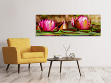 Laden Sie das Bild in den Galerie-Viewer, Leinwandbild Panorama Rotes Seerosen Trio