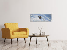 Laden Sie das Bild in den Galerie-Viewer, Leinwandbild Panorama Ein Satellit über den Wolken