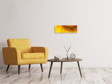Laden Sie das Bild in den Galerie-Viewer, Leinwandbild Panorama Close up Gelbe Knospe