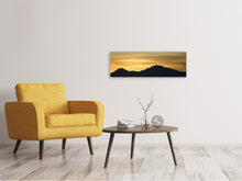 Laden Sie das Bild in den Galerie-Viewer, Leinwandbild Panorama Der Sonnenaufgang in den Bergen