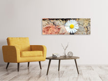 Laden Sie das Bild in den Galerie-Viewer, Leinwandbild Panorama Blume in der Wand