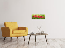 Laden Sie das Bild in den Galerie-Viewer, Leinwandbild Panorama Rotes Tulpenfeld im Sonnenlicht