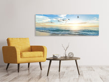 Laden Sie das Bild in den Galerie-Viewer, Leinwandbild Panorama Die Möwen und das Meer bei Sonnenaufgang