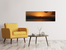 Laden Sie das Bild in den Galerie-Viewer, Leinwandbild Panorama Schöner Sonnenaufgang am Strand