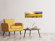 Laden Sie das Bild in den Galerie-Viewer, Leinwandbild Panorama Ein Blumenfeld bei Sonnenaufgang