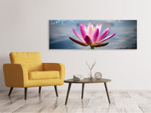 Laden Sie das Bild in den Galerie-Viewer, Leinwandbild Panorama Lotus im Morgentau