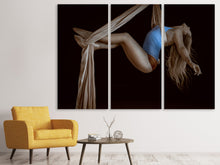 Laden Sie das Bild in den Galerie-Viewer, Leinwandbild 3-teilig Die Artistin