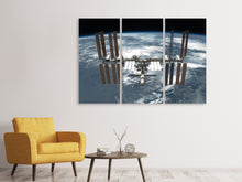 Laden Sie das Bild in den Galerie-Viewer, Leinwandbild 3-teilig Ein Satellit
