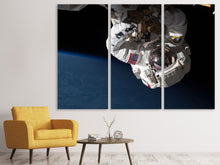 Laden Sie das Bild in den Galerie-Viewer, Leinwandbild 3-teilig Astronaut in XL
