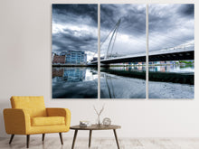 Laden Sie das Bild in den Galerie-Viewer, Leinwandbild 3-teilig Samuel Beckett Bridge mit Wolken