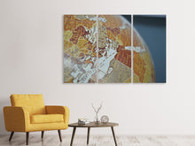 Laden Sie das Bild in den Galerie-Viewer, Leinwandbild 3-teilig Close up Globus