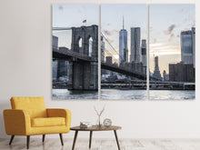 Laden Sie das Bild in den Galerie-Viewer, Leinwandbild 3-teilig Die Brooklyn Bridge am Abend