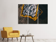Laden Sie das Bild in den Galerie-Viewer, Leinwandbild 3-teilig Fisch in Kisten