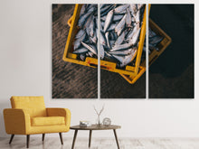 Laden Sie das Bild in den Galerie-Viewer, Leinwandbild 3-teilig Fisch in Kisten