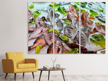 Laden Sie das Bild in den Galerie-Viewer, Leinwandbild 3-teilig Rohe Fische