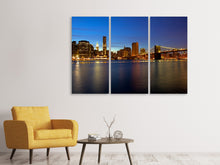 Laden Sie das Bild in den Galerie-Viewer, Leinwandbild 3-teilig Skyline Manhattan im Lichtermeer