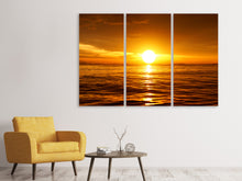 Laden Sie das Bild in den Galerie-Viewer, Leinwandbild 3-teilig Glühender Sonnenuntergang am Wasser