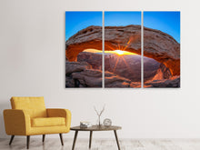 Laden Sie das Bild in den Galerie-Viewer, Leinwandbild 3-teilig Sonnenuntergang am Mesa Arch