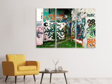 Laden Sie das Bild in den Galerie-Viewer, Leinwandbild 3-teilig Graffiti im Hinterhof
