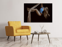 Laden Sie das Bild in den Galerie-Viewer, Leinwandbild Die Artistin