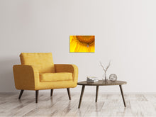 Laden Sie das Bild in den Galerie-Viewer, Leinwandbild Close up Gelbe Knospe