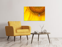 Laden Sie das Bild in den Galerie-Viewer, Leinwandbild Close up Gelbe Knospe