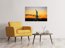 Laden Sie das Bild in den Galerie-Viewer, Leinwandbild Freiheitsstatue im Abendlicht