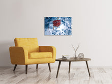 Laden Sie das Bild in den Galerie-Viewer, Leinwandbild Himbeere im Wasser