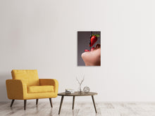Laden Sie das Bild in den Galerie-Viewer, Leinwandbild Erdbeer-Kuss