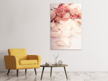 Laden Sie das Bild in den Galerie-Viewer, Leinwandbild Rosen-Blütenblätter