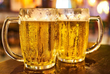 Laden Sie das Bild in den Galerie-Viewer, Fototapete 2 Biergläser