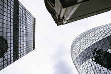 Laden Sie das Bild in den Galerie-Viewer, Fototapete 3 Gebäude