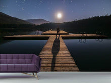 Laden Sie das Bild in den Galerie-Viewer, Fototapete Allein bei Vollmond