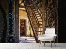 Laden Sie das Bild in den Galerie-Viewer, Fototapete Alte Treppe