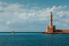 Laden Sie das Bild in den Galerie-Viewer, Fototapete Alter Leuchtturm