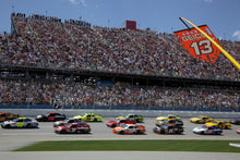 Laden Sie das Bild in den Galerie-Viewer, Fototapete Autorennen in Nascar