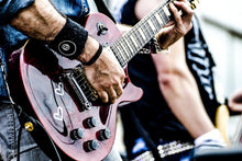 Laden Sie das Bild in den Galerie-Viewer, Fototapete Das Konzert