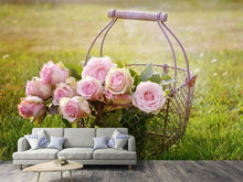 Laden Sie das Bild in den Galerie-Viewer, Fototapete Ein Korb voller Rosen