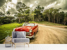 Laden Sie das Bild in den Galerie-Viewer, Fototapete Ein Oldtimer in Kuba