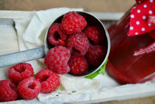 Laden Sie das Bild in den Galerie-Viewer, Fototapete Frische Himbeeren