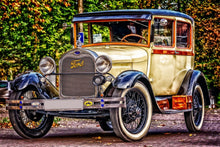 Laden Sie das Bild in den Galerie-Viewer, Fototapete Gepflegter Oldtimer