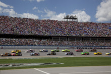 Laden Sie das Bild in den Galerie-Viewer, Fototapete In Nascar