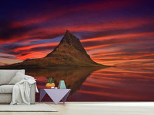 Laden Sie das Bild in den Galerie-Viewer, Fototapete Kirkjufell bei Sonnenuntergang