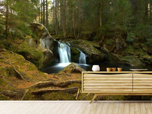 Laden Sie das Bild in den Galerie-Viewer, Fototapete Kleiner Wasserfall im Wald