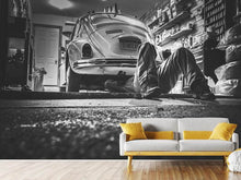 Laden Sie das Bild in den Galerie-Viewer, Fototapete Oldtimer Reparatur
