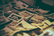 Laden Sie das Bild in den Galerie-Viewer, Fototapete Retro Fotos