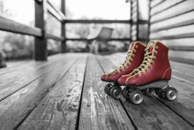 Laden Sie das Bild in den Galerie-Viewer, Fototapete Retro Rollschuhe